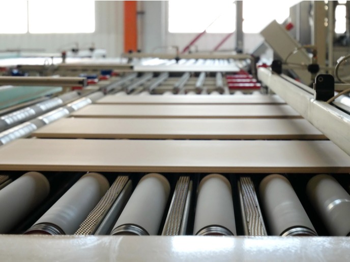 Automated roller conveyor and sorting line in Pixel Ceramic factory